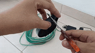 Vázací páska na kabely
