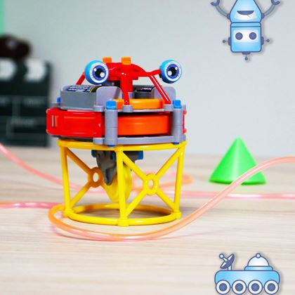 Balanční hračka robot