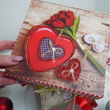 Obrázek z Dárková krabička 15 cm -  srdce s růží