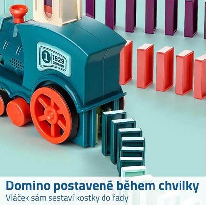 Vláček stavějící domino