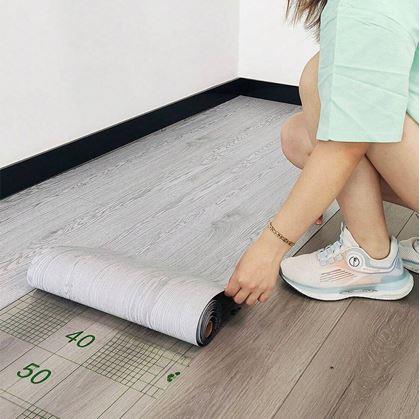 Obrázek z Samolepicí fólie na podlahu 200x60 cm - šedé dřevo