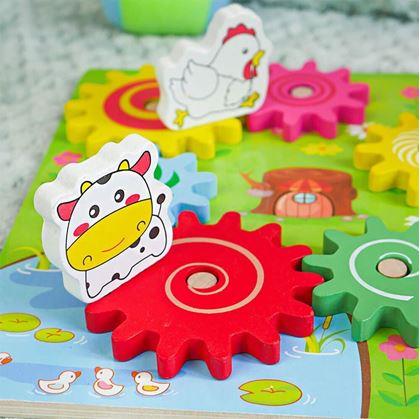 Obrázek z Dřevěná hračka s ozubenými kolečky se zvířátky