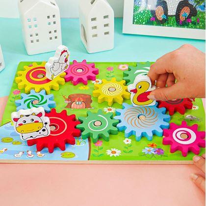 Obrázek z Dřevěná hračka s ozubenými kolečky se zvířátky