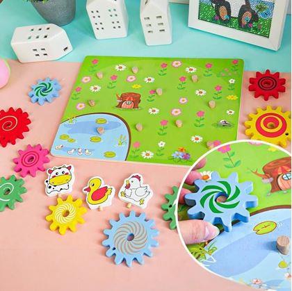 Obrázek z Dřevěná hračka s ozubenými kolečky se zvířátky