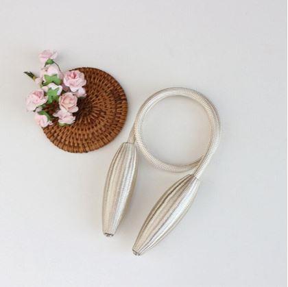 Obrázek z Spona na závěsy - světle béžová