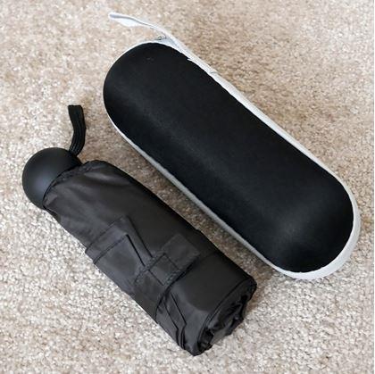 Obrázek z Mini skládací deštník s pouzdrem - černý