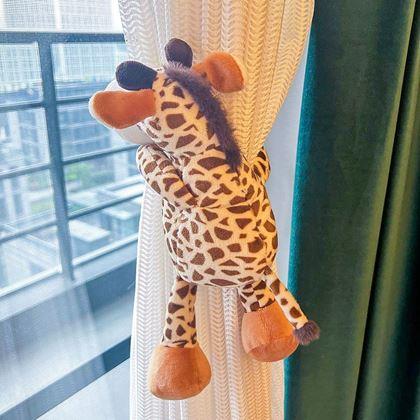 Obrázek z Spona na závěsy plyšová žirafa