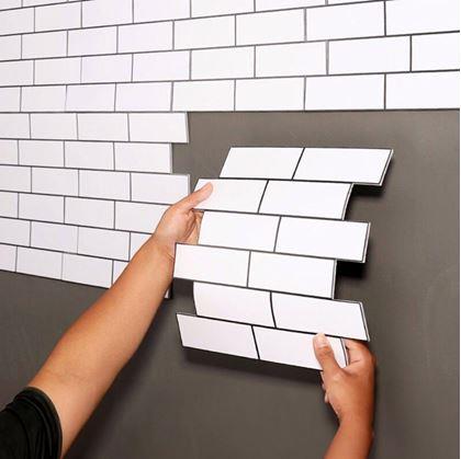 Obrázek z Samolepicí tapeta - bílý obklad