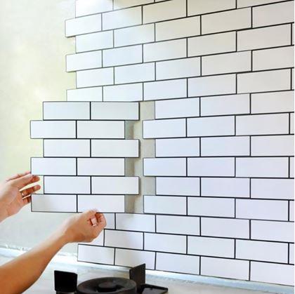 Obrázek z Samolepicí tapeta - bílý obklad