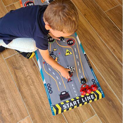 Obrázek z Hrací podložka - závodní auta