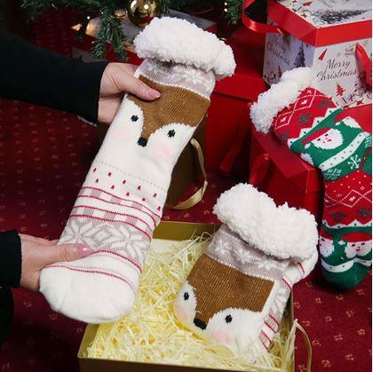 Obrázek z Vánoční hřejivé ponožky s kožíškem - sobík