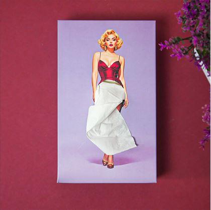 Obrázek z Papírové kapesníky v krabičce - dáma v šatech