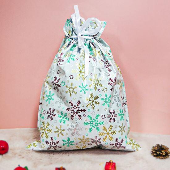 Obrázek z Vánoční dárkový balicí sáček se šňůrkou - 51x39 cm - sněhové vločky