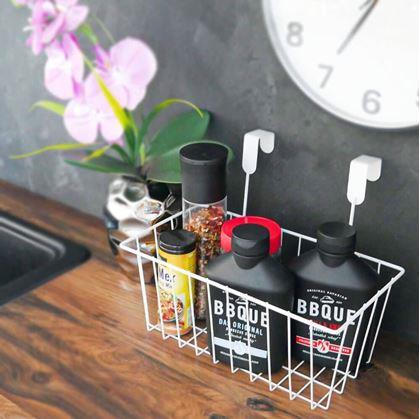 Obrázek z Kovový závěsný košík na dvířka - bílý