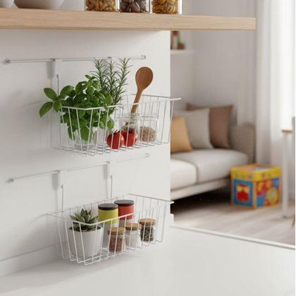 Obrázek z Kovový závěsný košík na dvířka - bílý