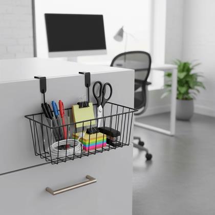 Obrázek z Kovový závěsný košík na dvířka - černý