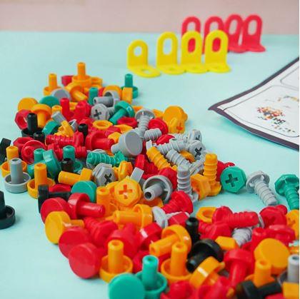 Obrázek z Šroubovací stavebnice pro děti