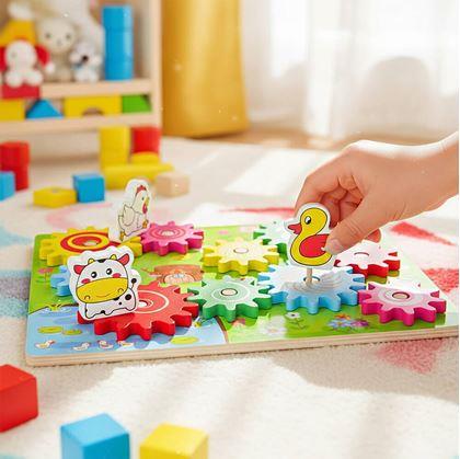 Obrázek z Dřevěná hračka s ozubenými kolečky se zvířátky