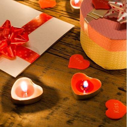 Obrázek z Svíčka srdce 50 ks - červená