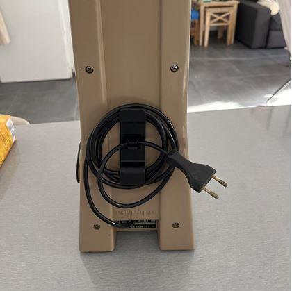 Obrázek z Samolepící organizér na kabely - svorka 