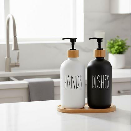 Obrázek z Sada dávkovačů s pumpičkou na mýdlo a jar na podnose