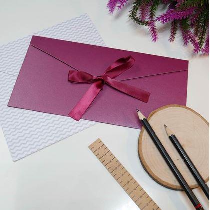 Obrázek z Dárková obálka se stuhou - bordó