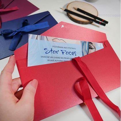 Obrázek z Dárková obálka se stuhou - červená