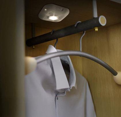 Obrázek z Noční LED světlo na baterie se senzorem pohybu