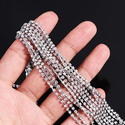 Obrázek z Ozdobná čelenka se štrasovými řetízky