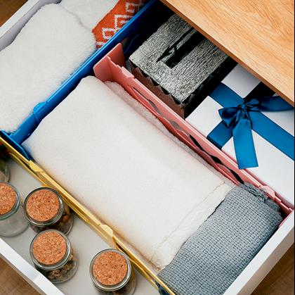 Obrázek z Nastavitelná přepážka do šuplíku