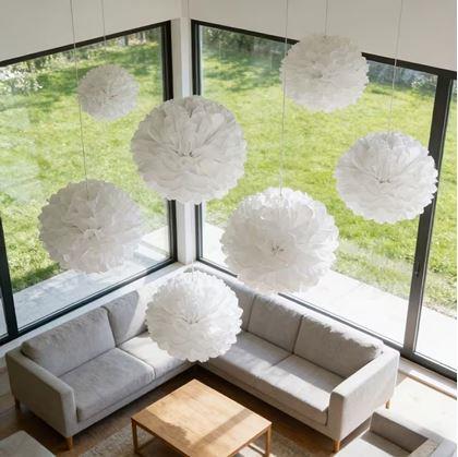 Obrázek z Bílá papírová dekorace Pompom 20 cm 5 ks