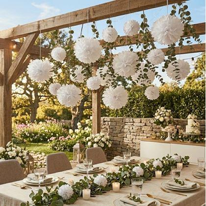 Obrázek z Bílá papírová dekorace Pompom 20 cm 5 ks