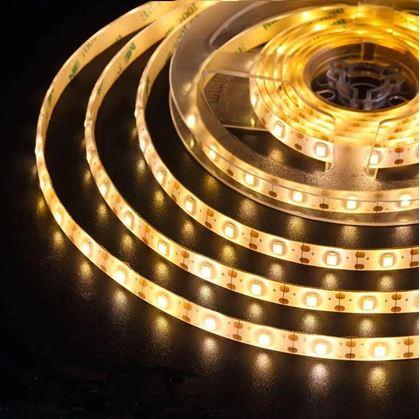 Obrázek z Solární LED páska 3 m - teplá bílá