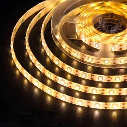Obrázek z Solární LED páska 5 m - teplá bílá